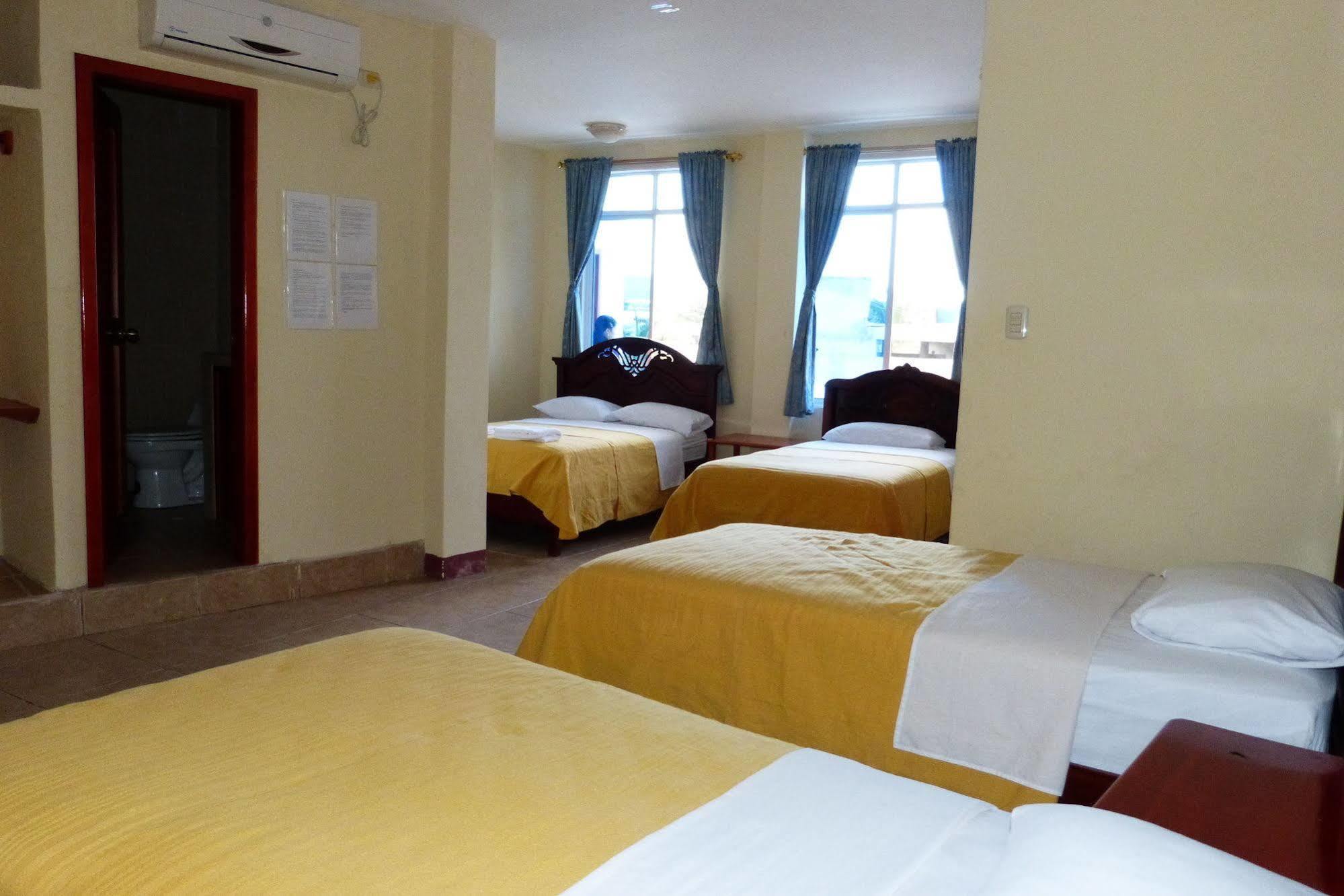 Gloria - Galapagos Inn Puerto Ayora  Eksteriør billede