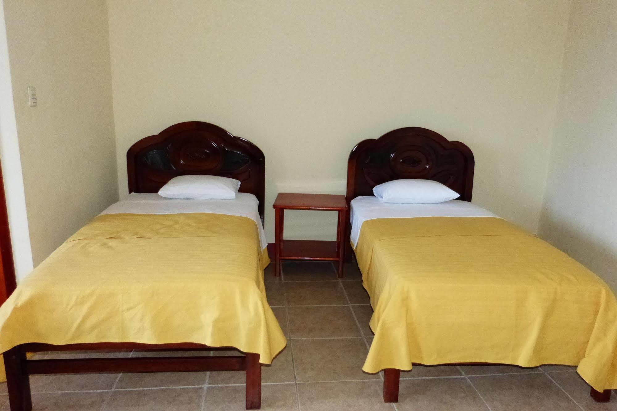 Gloria - Galapagos Inn Puerto Ayora  Eksteriør billede