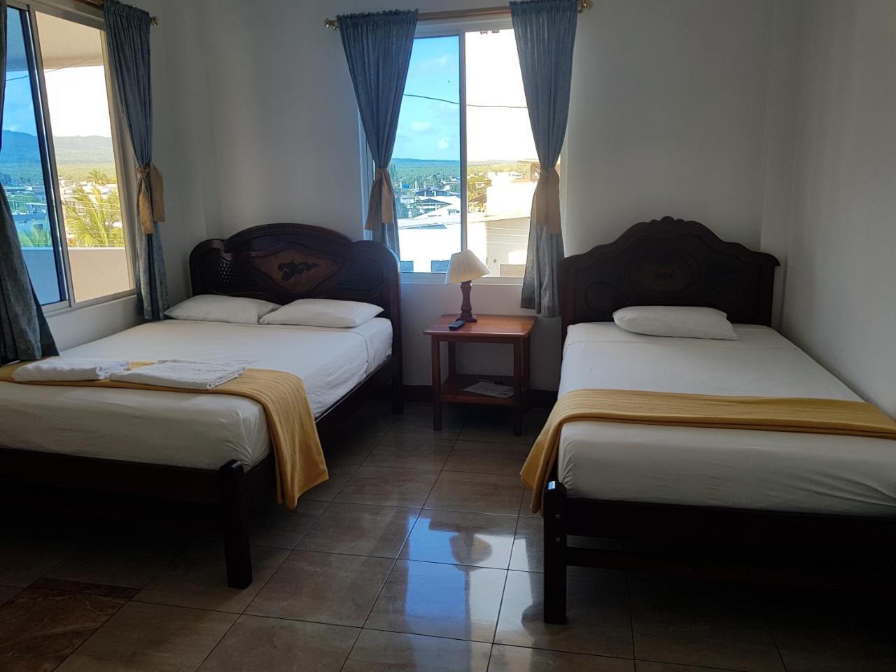 Gloria - Galapagos Inn Puerto Ayora  Eksteriør billede