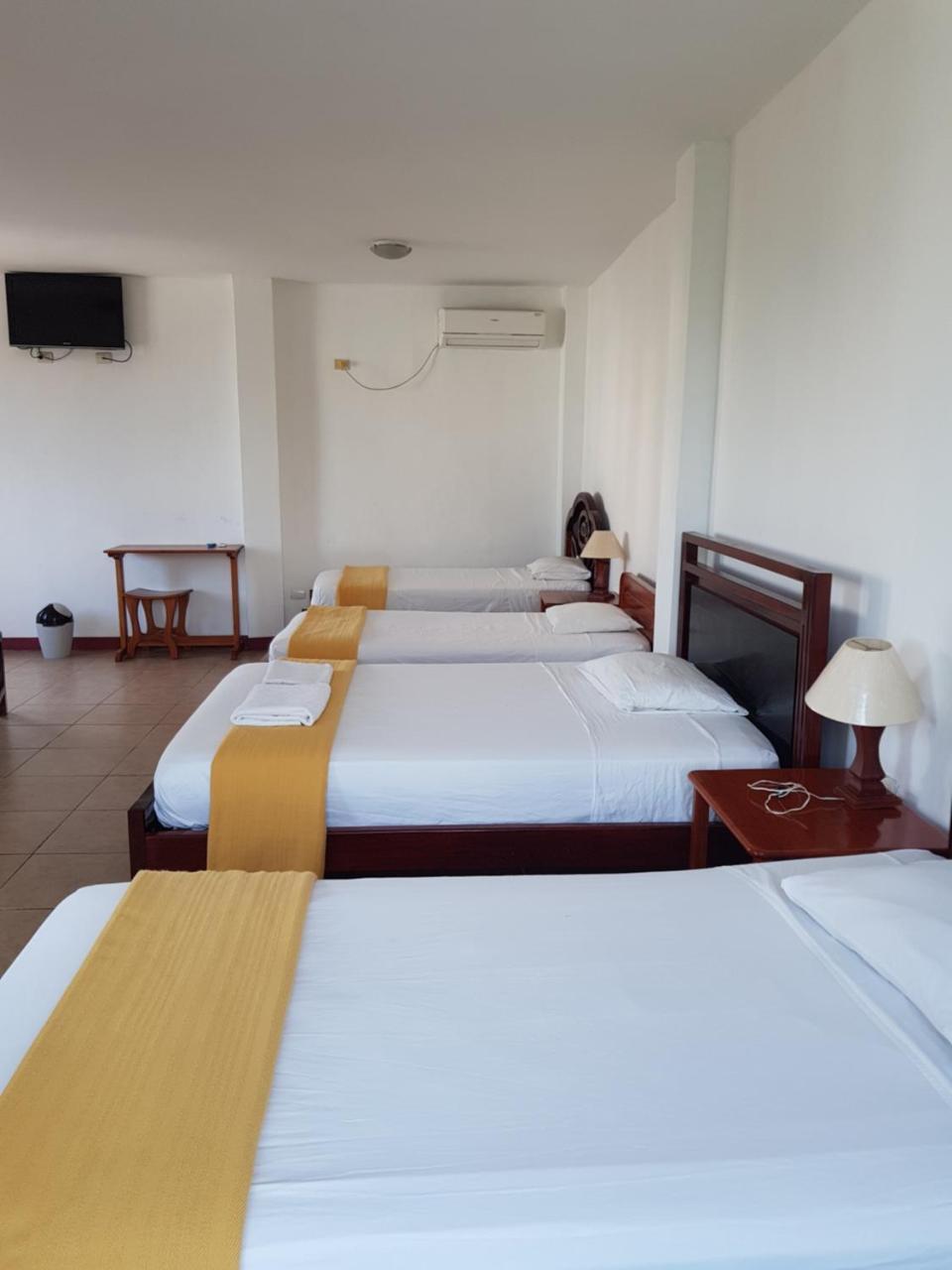 Gloria - Galapagos Inn Puerto Ayora  Eksteriør billede