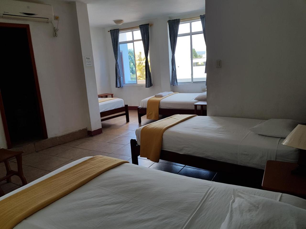 Gloria - Galapagos Inn Puerto Ayora  Eksteriør billede