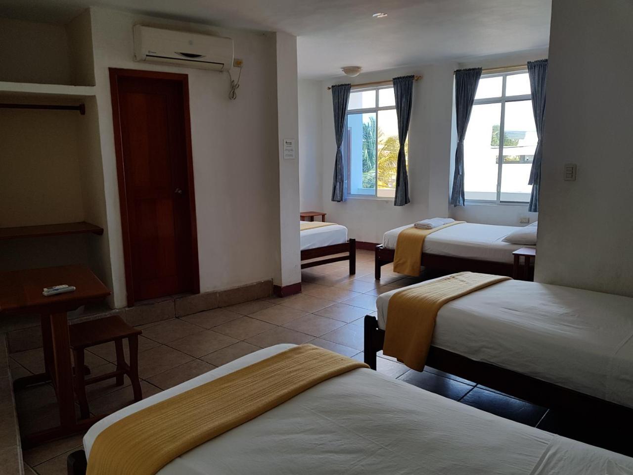 Gloria - Galapagos Inn Puerto Ayora  Eksteriør billede